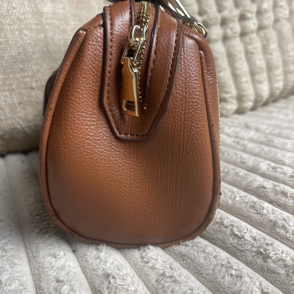 Madden NYC Brown Barrel Satchel Crossbody Dual Handles Zipper Pouch - Picture 6 of 8